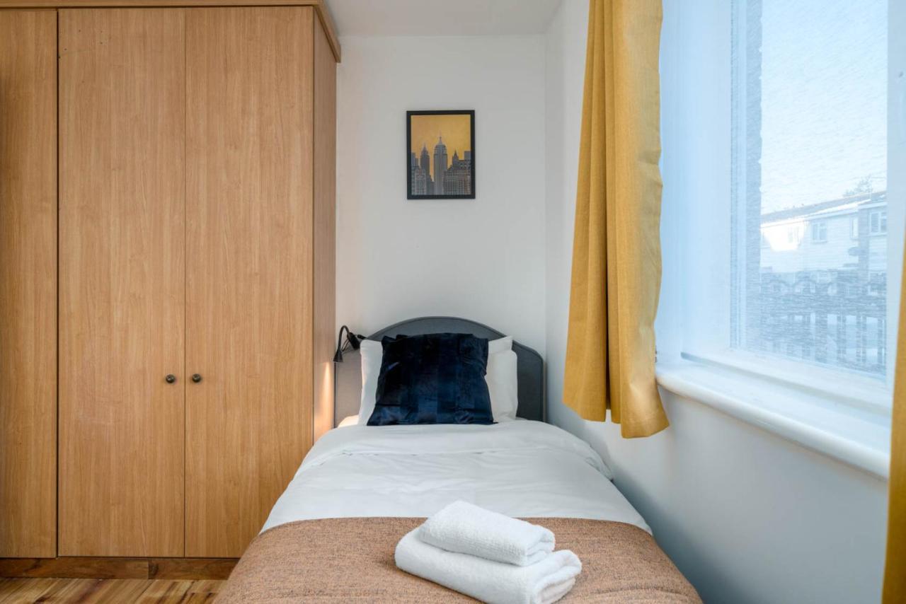 2 Bedroom Flat Near London Excel Exterior foto